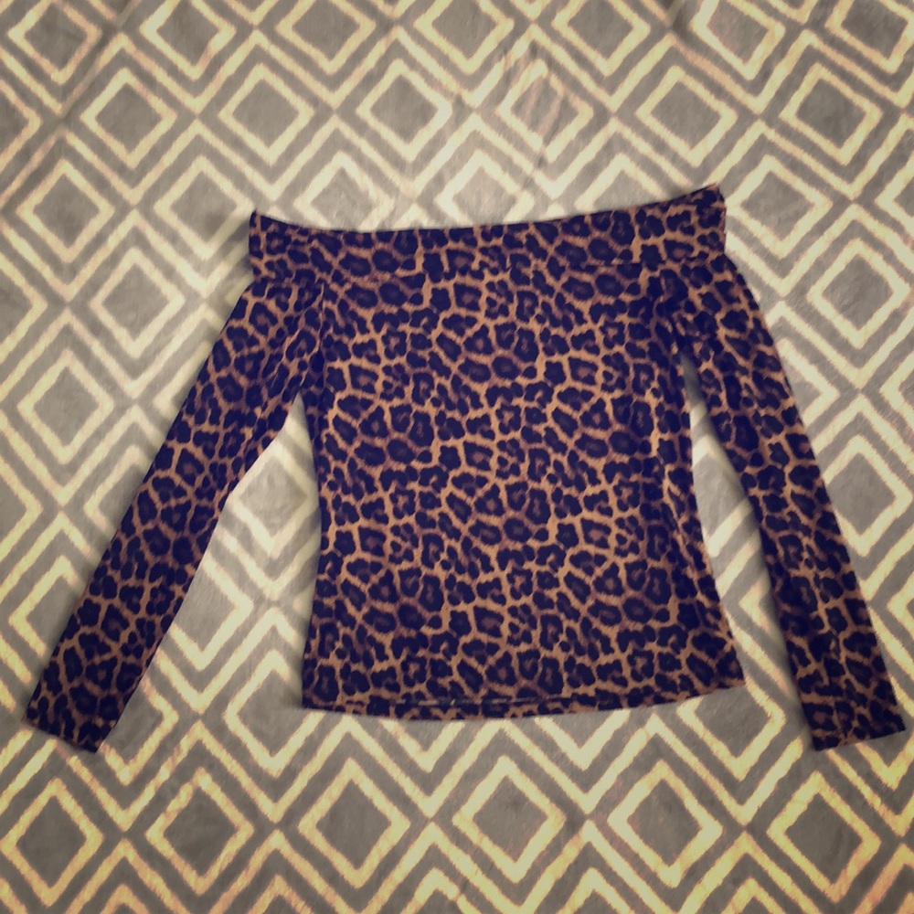 H&M Cheetah Off-shoulder Short